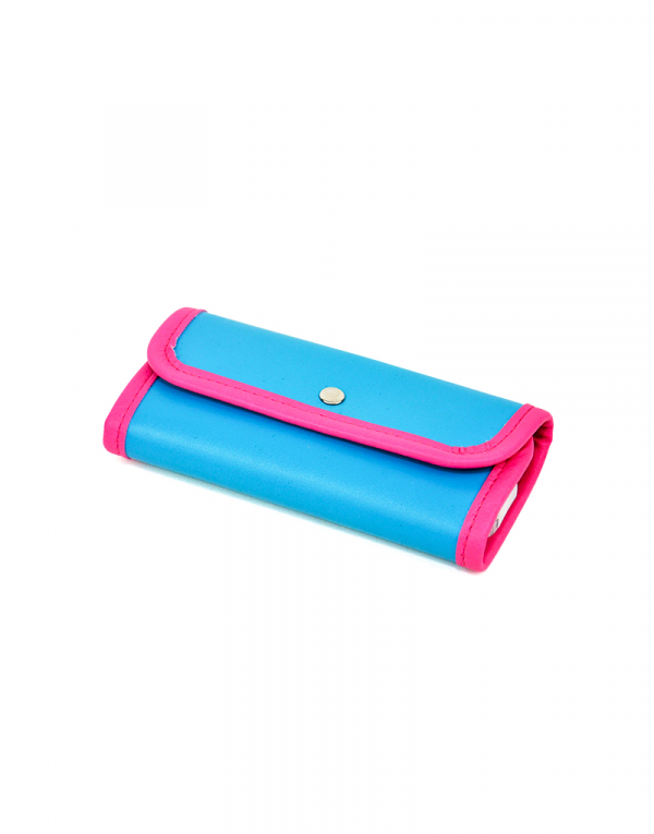Kit higiene pocket produzido em poliester 600 turquesa com detalhes em sintetico pink foto fechada