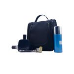 Necessaire bau em poliester preto e detalhes em sintetico preto com produtos ilustrativos