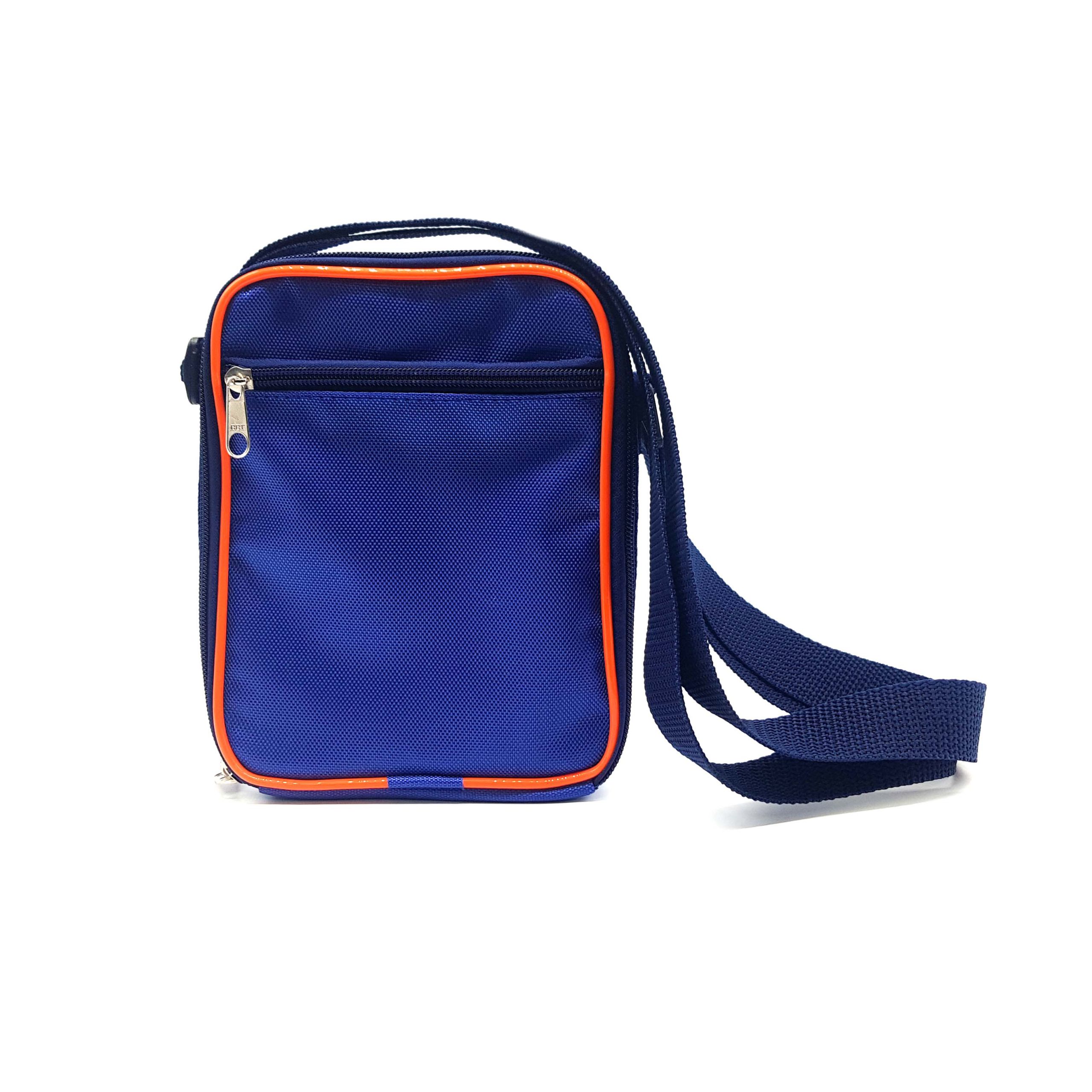Uma pequena térmica bolsa azul