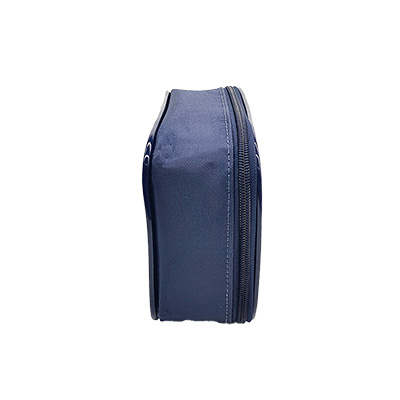 uma necessaire cinza de lateral