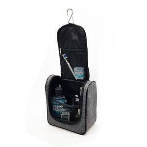 uma necessaire cinza aberta