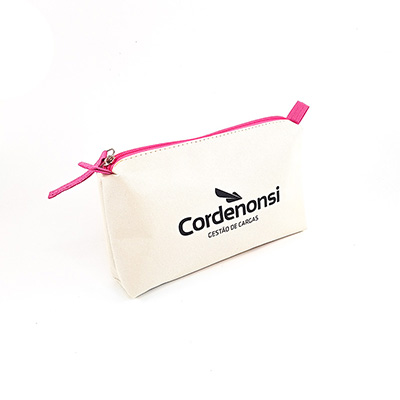 Uma necessaire em algodão com zíper pink