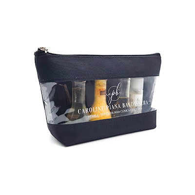 Uma necessaire preta com visor de plástico transparente
