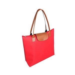 Uma bolsa vermelha 